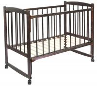 Детская кроватка на колёсах или качалке (124,5х66х105 см)